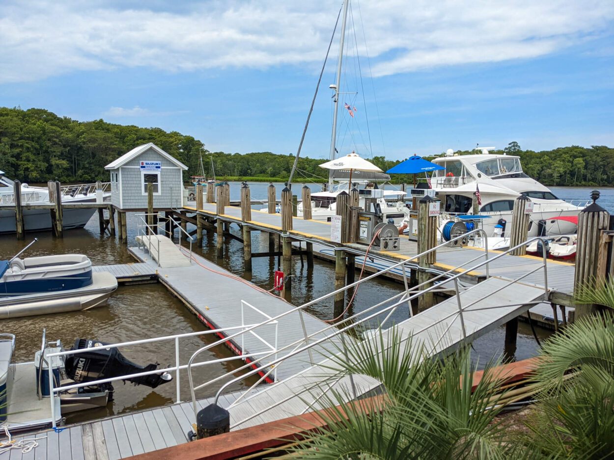 fuel dock and boat wet slips at Wacca Wache Marina south carolina
